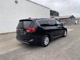 Used 2019 Chrysler Pacifica Touring-L image 2