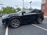 Used 2017 Toyota Highlander Limited Platinum image 4