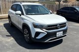 Certified 2022 Volkswagen Taos SE image 2
