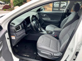 Used 2017 Kia Niro LX image 4