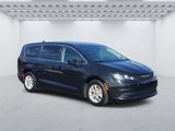 Used 2022 Chrysler Voyager LX image 1
