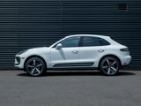 Used 2025 Porsche Macan image 2