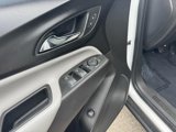 Used 2018 Chevrolet Equinox LT image 3