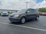 Used 2015 Chrysler Town & Country Touring-L w/ Driver Convenience Group image 2