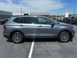 Used 2020 Volkswagen Tiguan SE w/ Panoramic Sunroof Package image 4