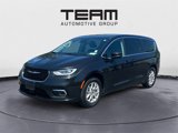 Certified 2023 Chrysler Pacifica Touring-L image 3