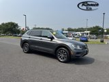 Used 2019 Volkswagen Tiguan SE w/ Panoramic Sunroof Package image 3