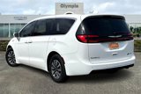 Certified 2022 Chrysler Pacifica Touring-L image 4