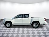 Used 2022 Nissan Frontier SV image 2