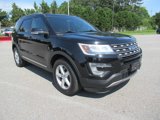 Used 2017 Ford Explorer XLT image 3