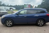 Used 2019 Nissan Pathfinder SV image 4