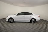 Used 2017 Volkswagen Jetta SE image 2