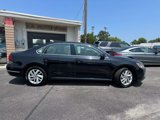 Used 2018 Volkswagen Passat 2.0T SE image 2
