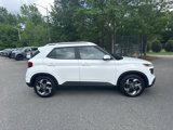 Used 2024 Hyundai Venue SEL image 6