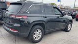 Used 2023 Jeep Grand Cherokee Laredo image 3
