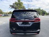 Used 2022 Chrysler Pacifica Touring-L image 4