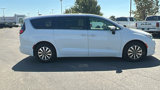 Used 2023 Chrysler Pacifica Touring-L image 2