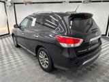Used 2016 Nissan Pathfinder SV image 3