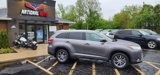 Used 2017 Toyota Highlander XLE image 5