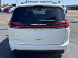 Used 2022 Chrysler Pacifica Touring-L image 4