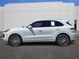 Used 2023 Porsche Cayenne Turbo image 2