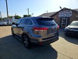 Used 2019 Toyota Highlander LE image 3