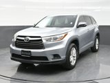 Used 2015 Toyota Highlander LE image 2