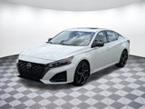 Used 2023 Nissan Altima 2.5 SR w/ SR Premium Package image 4