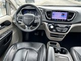 Used 2022 Chrysler Pacifica Touring-L image 2