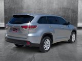 Used 2015 Toyota Highlander LE image 5