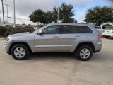 Used 2017 Jeep Grand Cherokee Laredo image 4