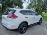 Used 2017 Nissan Rogue S image 4