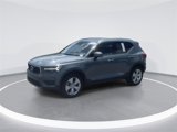Used 2021 Volvo XC40 T5 Momentum image 3