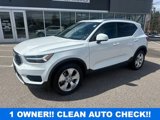 Used 2022 Volvo XC40 T5 Momentum w/ Climate Package image 1