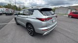 Used 2022 Mitsubishi Outlander SE image 3