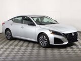 Used 2024 Nissan Altima 2.5 SV image 2
