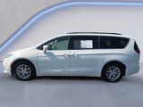 Used 2022 Chrysler Pacifica Touring-L image 3