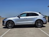 Certified 2024 Porsche Macan image 2