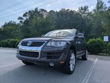 Used 2010 Volkswagen Touareg TDI image 3