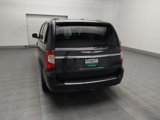 Used 2014 Chrysler Town & Country Touring image 6