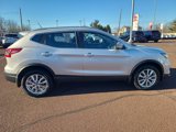 Used 2021 Nissan Rogue Sport SV image 2