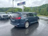 Used 2022 Chrysler Pacifica Limited image 3