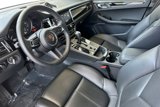 Used 2025 Porsche Macan image 4