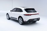 Certified 2022 Porsche Macan image 3