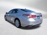 Used 2020 Toyota Camry LE image 5