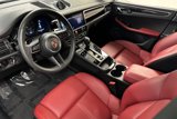 Used 2025 Porsche Macan image 4