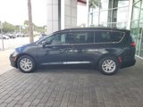 Used 2021 Chrysler Pacifica Touring-L image 3