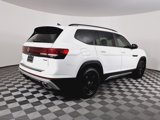 Used 2024 Volkswagen Atlas Peak Edition SE image 4