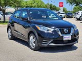 Used 2020 Nissan Kicks S image 2