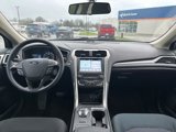 Used 2018 Ford Fusion SE w/ Fusion SE Technology Package image 4